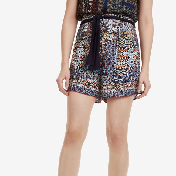 Desigual Shasa Pattern Shorts (10) - Picture 6 of 12